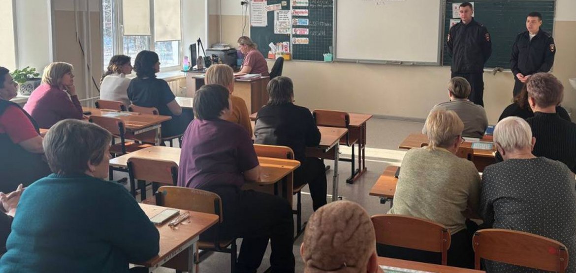 Профилактика девиантного поведения учащихся школ: совместная работа полиции и педагогов